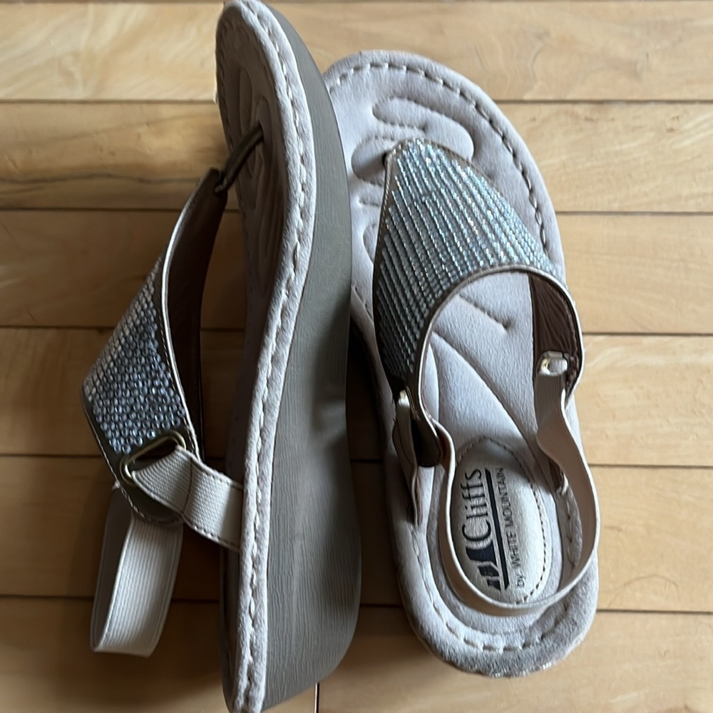 🆕✨Sparkling Cliffs By White Mountain Wedge Sandals✨ - Picture 3 of 3